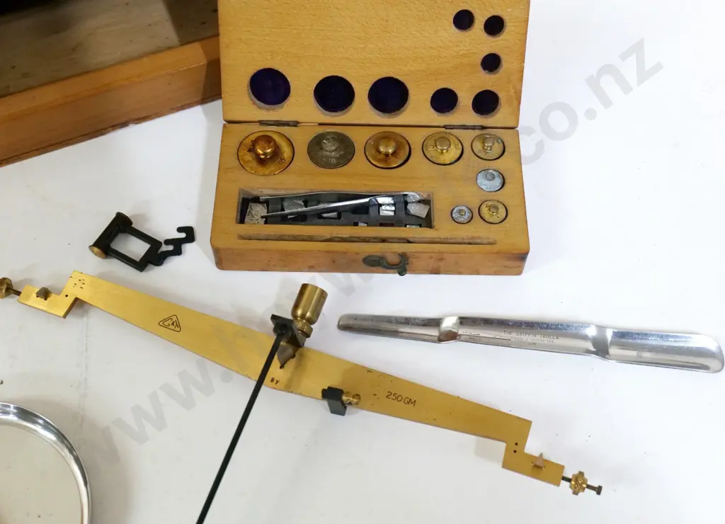 Griffin & George London "Microid Minor" precision balance scales, needs assembly, with wood-cased weight set H370 W470 Image 1++