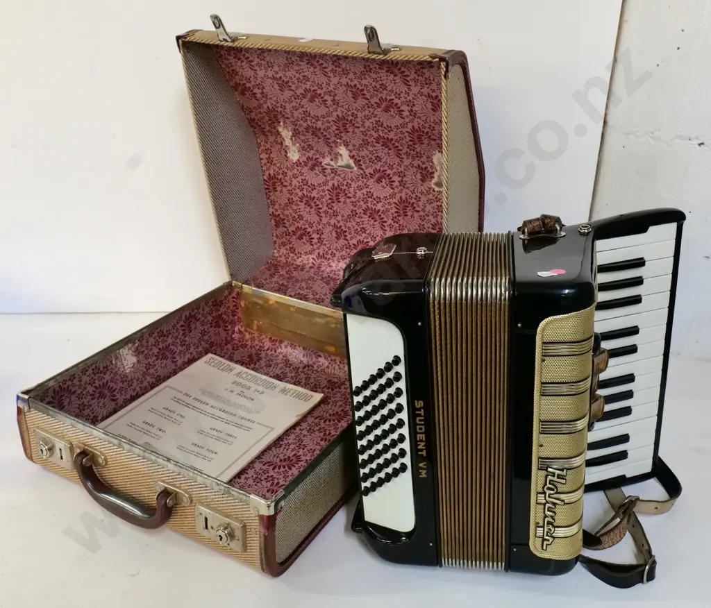 Hohner Student VM compact piano accordion & case. Accordion missing one closure strap and snap Image 1++