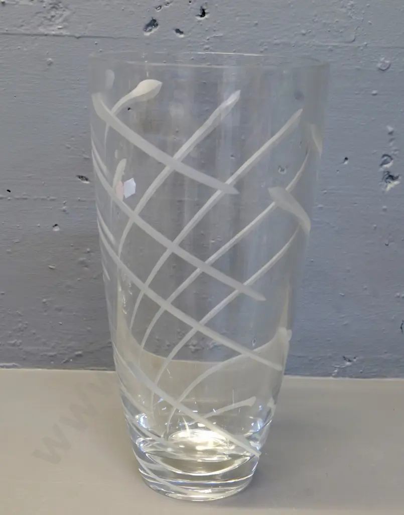 heavy spiral incised Bohemia crystal vase H-300 D-160 at rim Image 1++