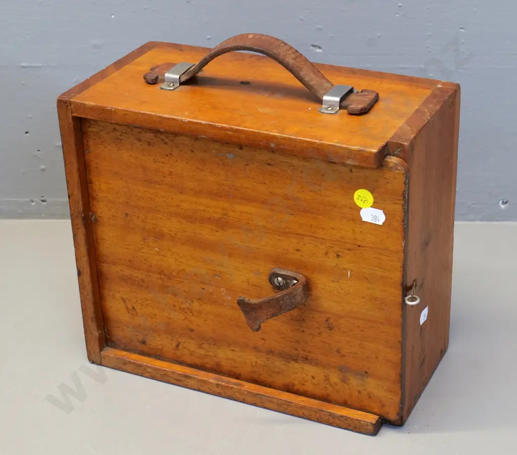 vintage mahogany wooden case portable spirits set with 6 spirit, Speights bar towel, space for bottles H230 W265 Image 1++