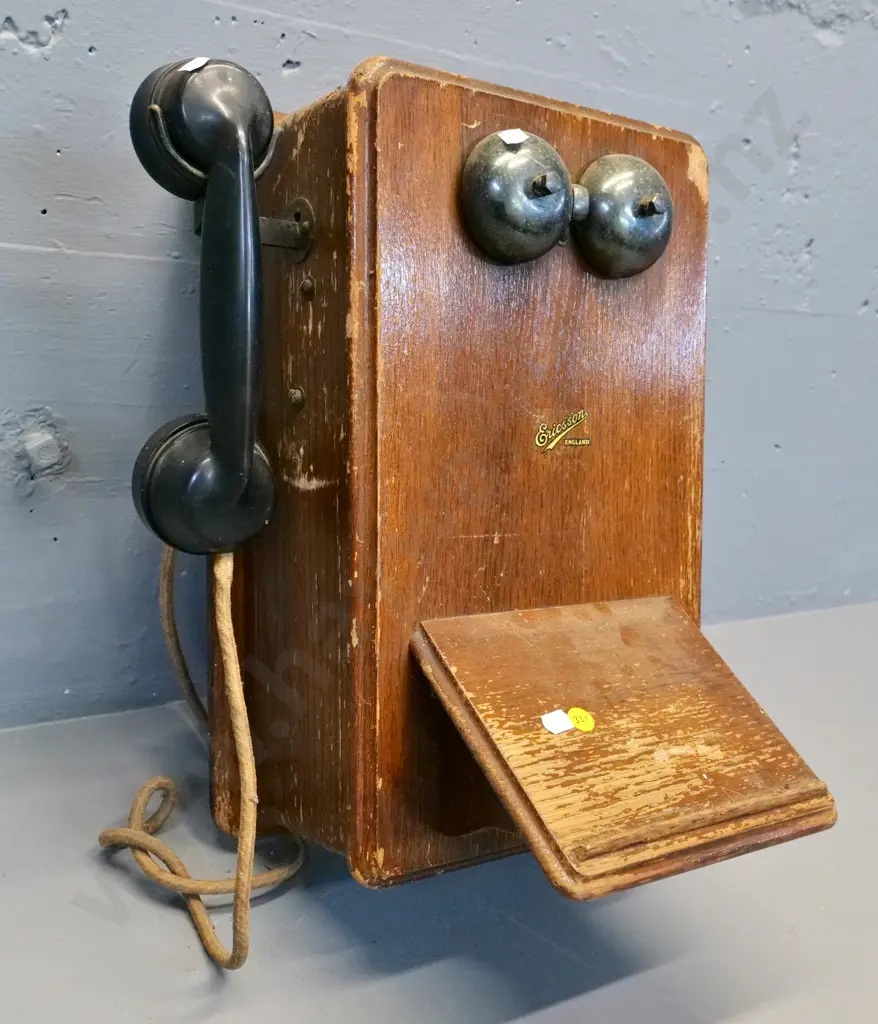 vintage Ericsson wall-mount oak-cased telephone with handset - H-400 W-380 Image 1++