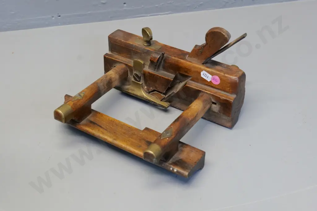 vintage timber and brass moulding plane - some damage H140 L220 Image 1++