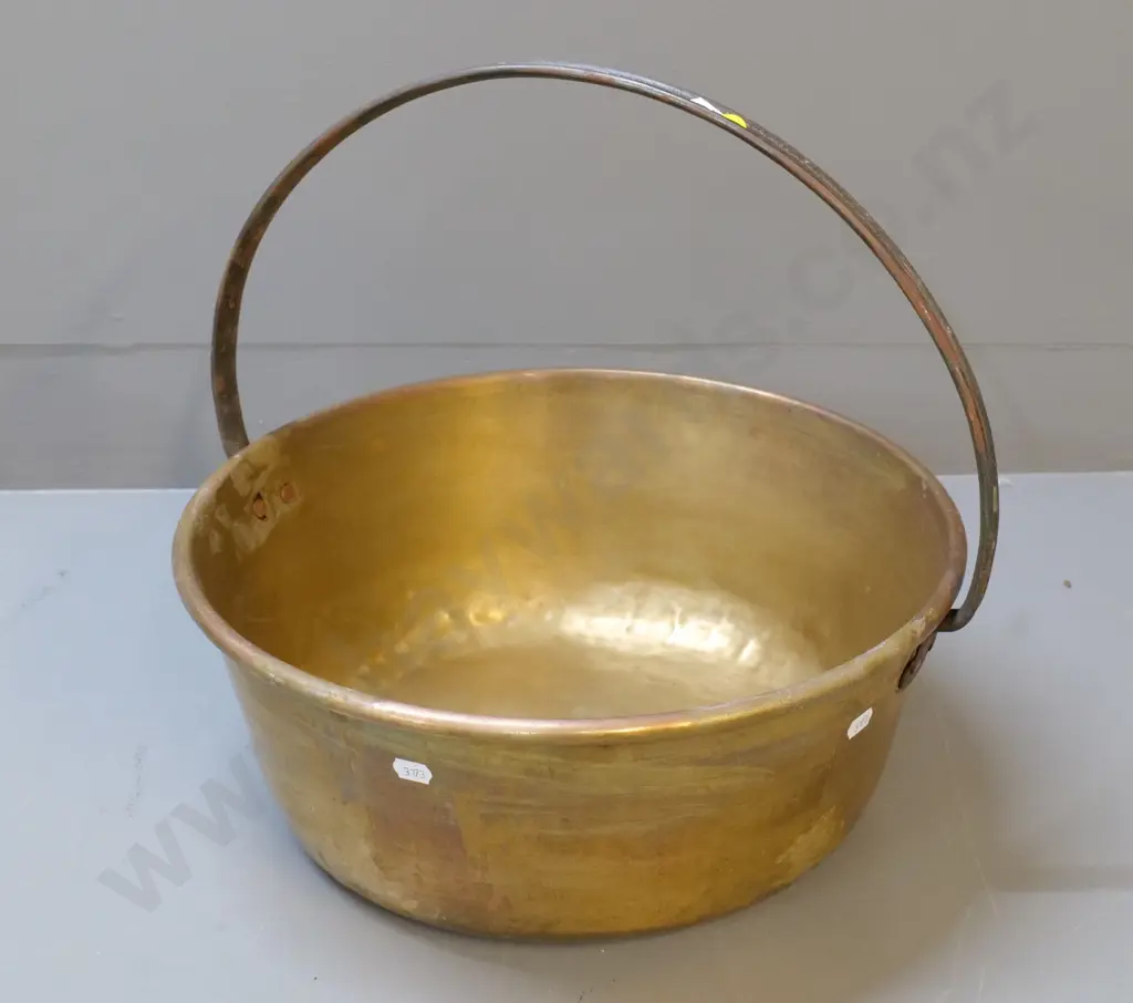 vintage brass jam pan with fixed metal handle - some dings H-370 W-420 Image 1++