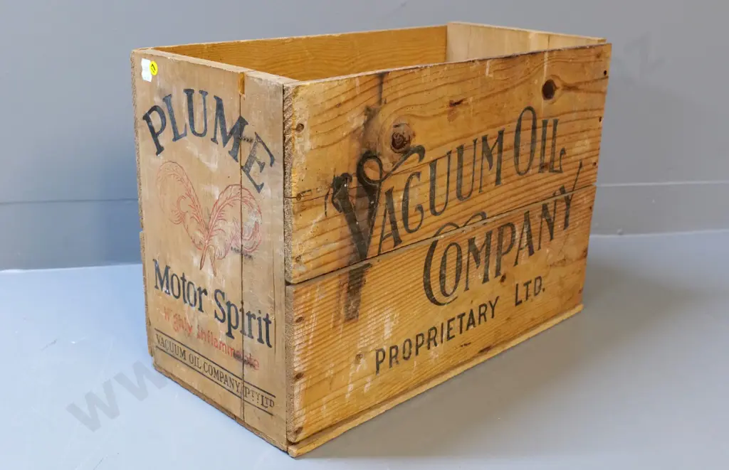 vintage Plume Vacuum Oil Company wooden crate H-370 L-530 W-260 Image 1++