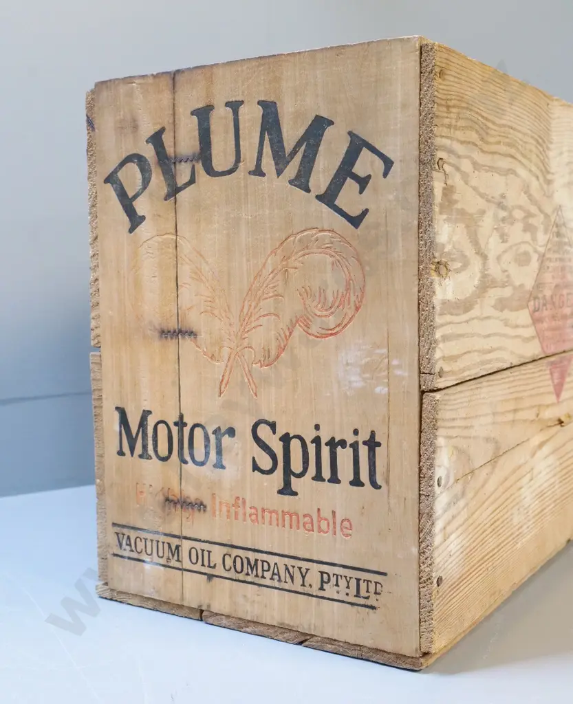vintage Plume Vacuum Oil Company wooden crate H-370 L-530 W-260 Image 1++