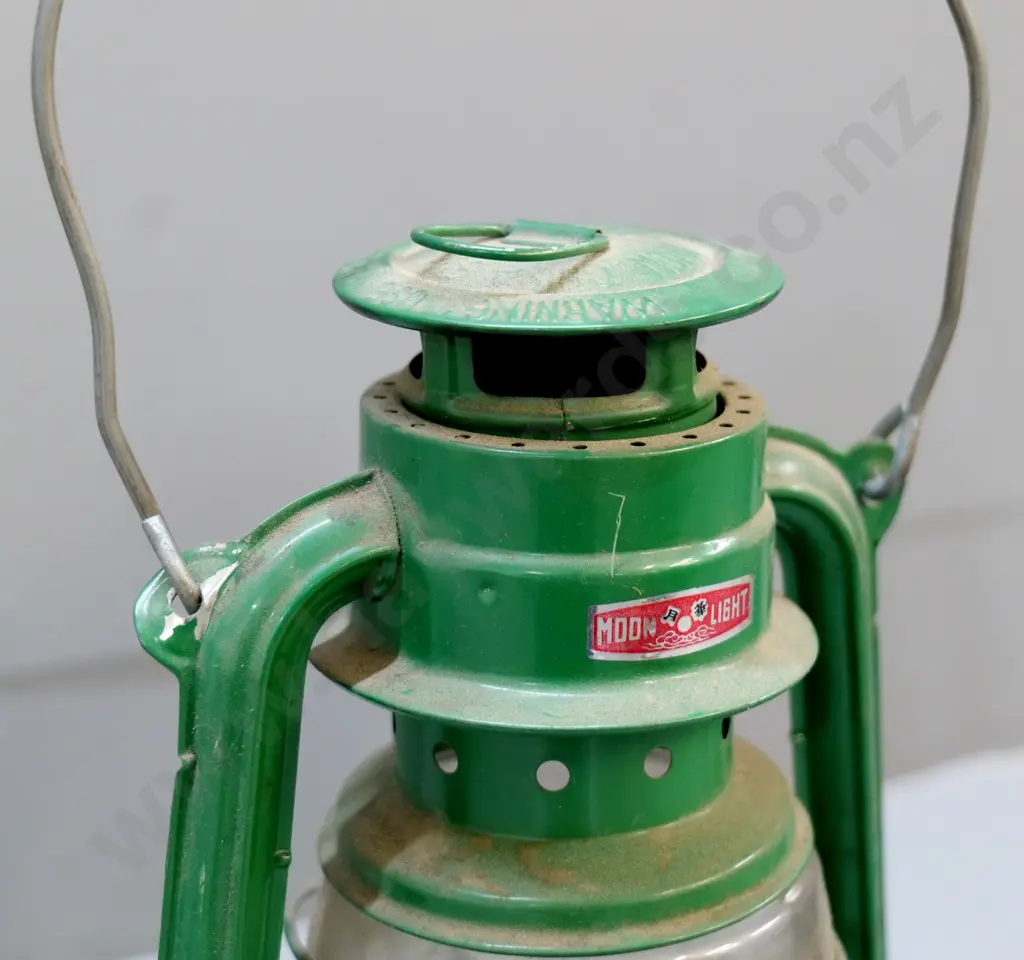 2 kerosene lamps - made in China, one has 'Moonlight' label. Blue one slightly taller H-320 Image 1++