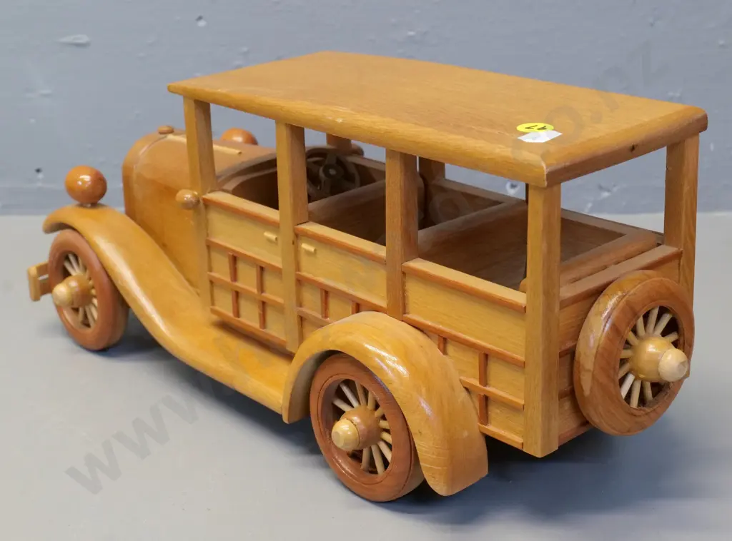 timber bus model - marked on base Hand-crafted in Dunedin 1996, Dave, can't make out last name H-170 L-400 Image 1++