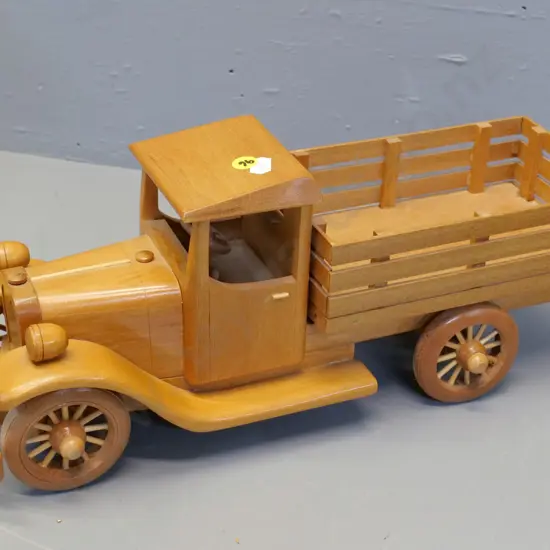 timber truck model - marked on base Hand-crafted in Dunedin 1992, Dave, can't make out last name H-170 L-390