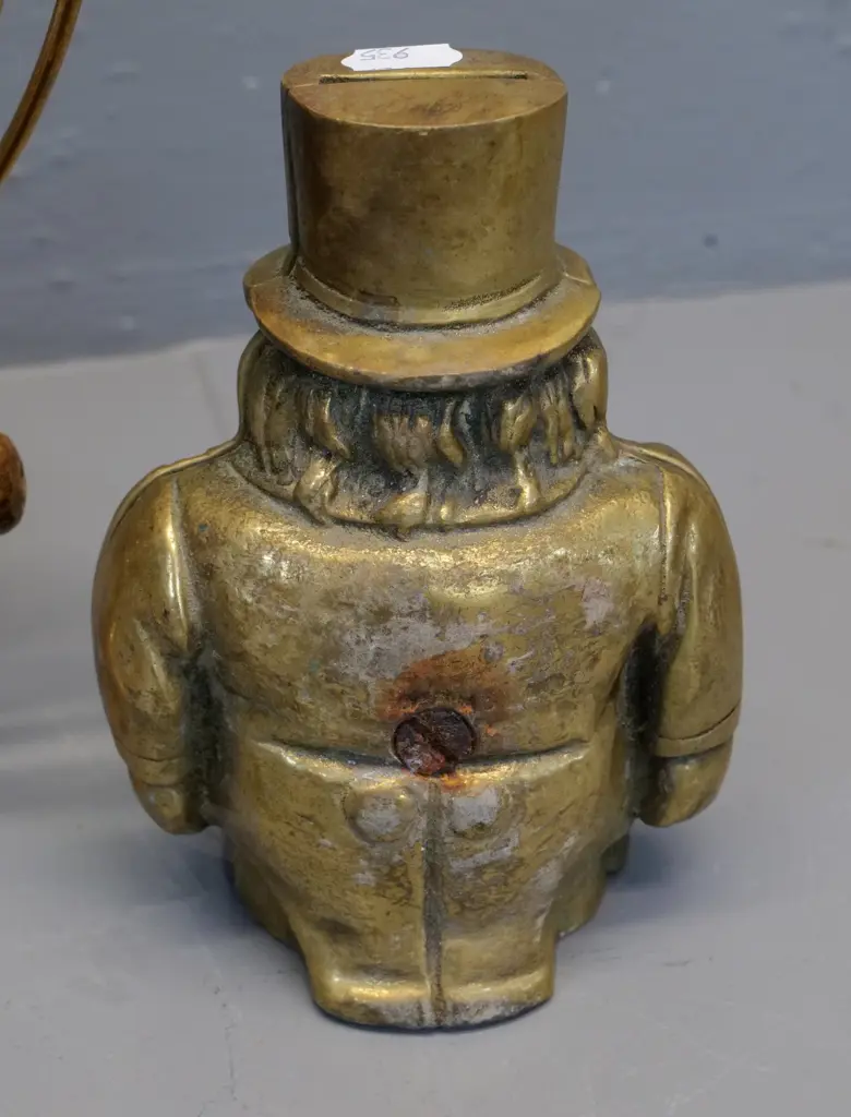 brass 2-part Kruger figural "Transvaal money box" and a souvenir Burns Cottage gong and stand with wooden beater H320 Image 1++