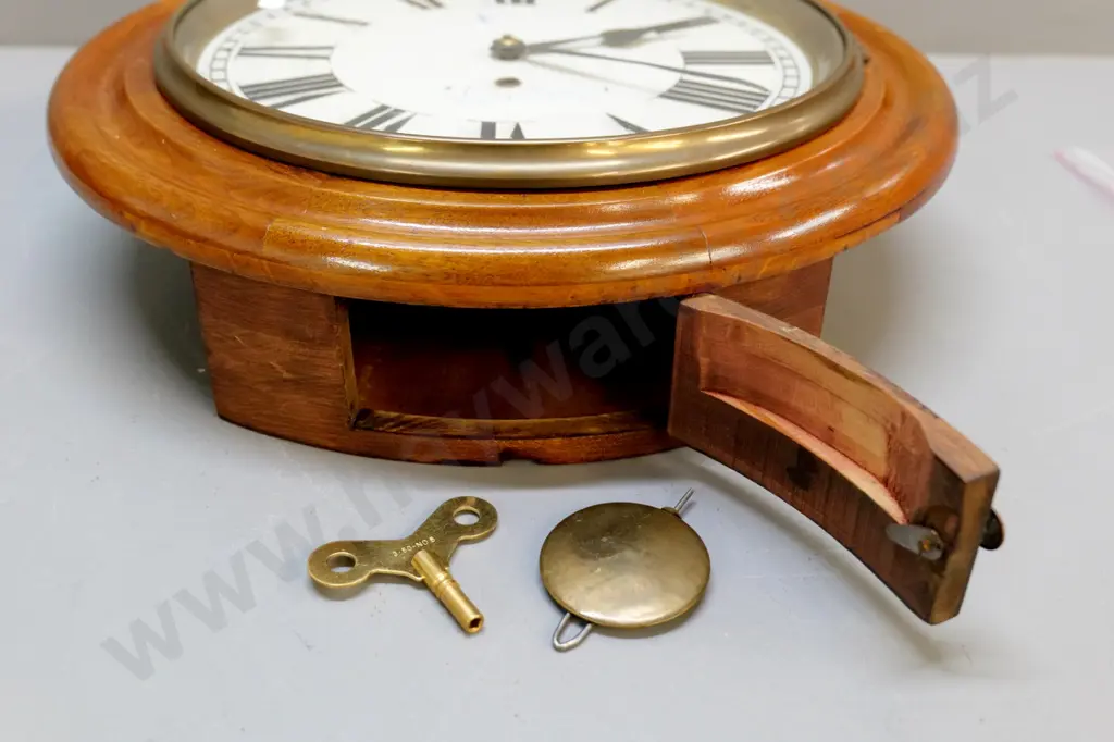 wood-cased Waterbury station clock - some loss of finish on face Diameter 420 D-110 Image 1++