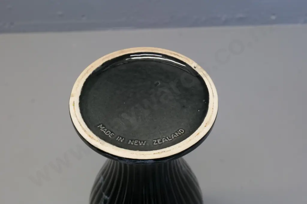 Crown Lynn - marked 'Made in New Zealand' black mottled glaze handled vase H-280 W-170 Image 1++