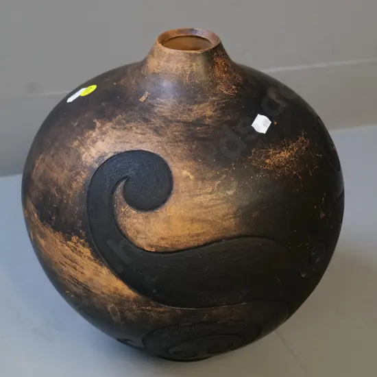 large Barry Woods Golden Bay NZ studio pottery "Kelp & Fish" vase H-300 D-280