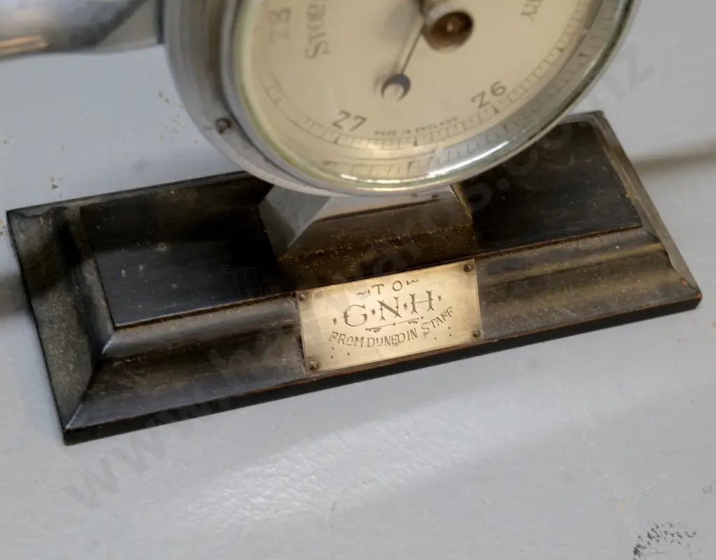 barometer made in England with aeroplane propeller theme and gift plaque for "GNH from Dunedin Staff" H-150 W-340 Image 1++