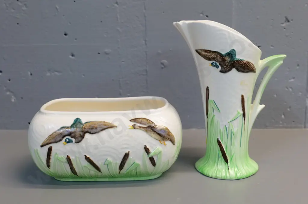 2 Sylvac wild duck pattern items - Jug H-220 No. 1854 and trough vase - number unclear Image 1++