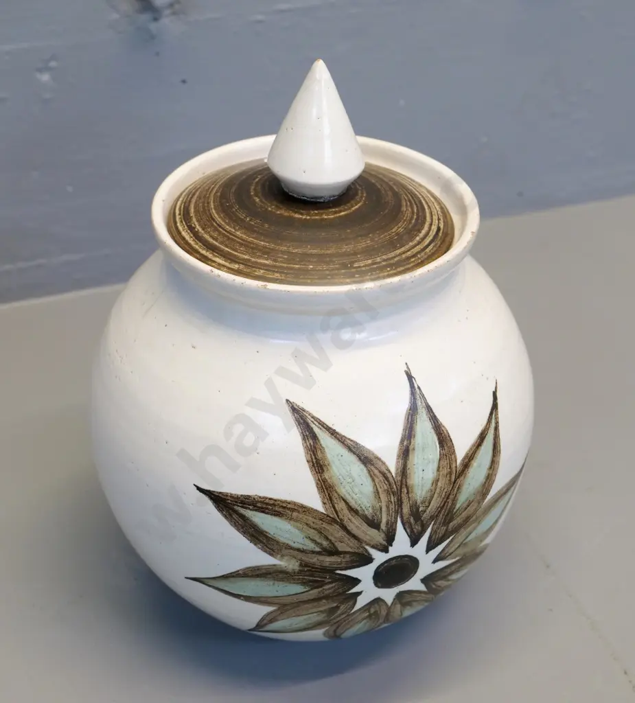 large Hanmer pottery lidded pot - a few small nibbles H-270 Diameter 200 Image 1++