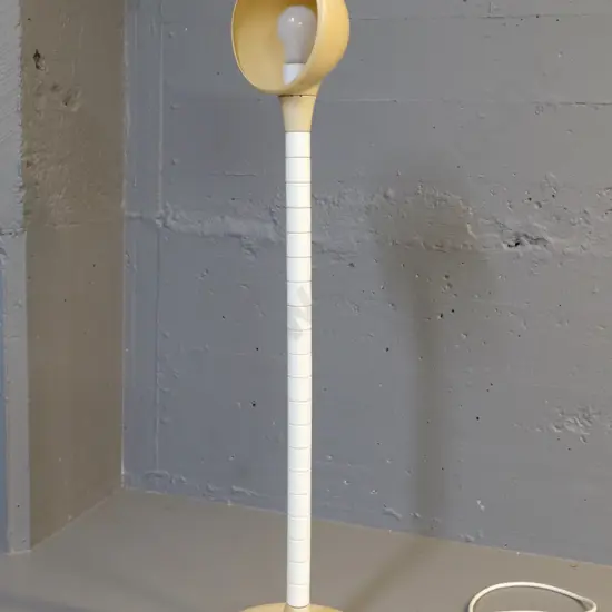 Freelite Wellington retro plastic articulated floor or table lamp - doesn't flex easily H-920 as photographed