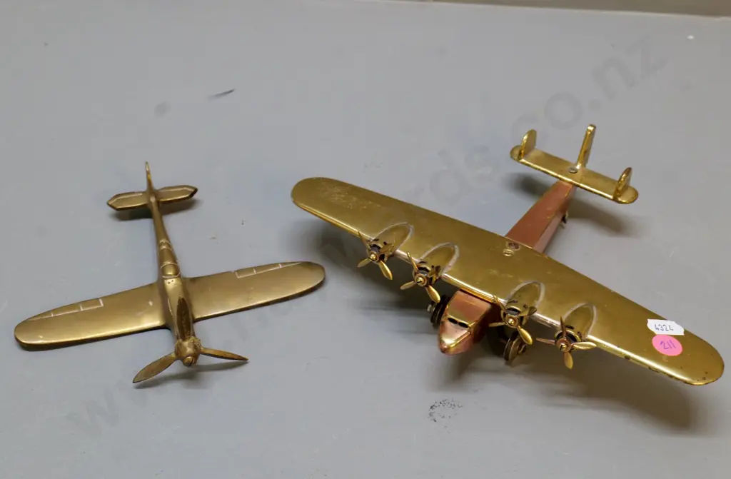 2 aeroplane models - one brass and copper with moving propellers L-170 W-240 one solid brass, missing stand Image 1++
