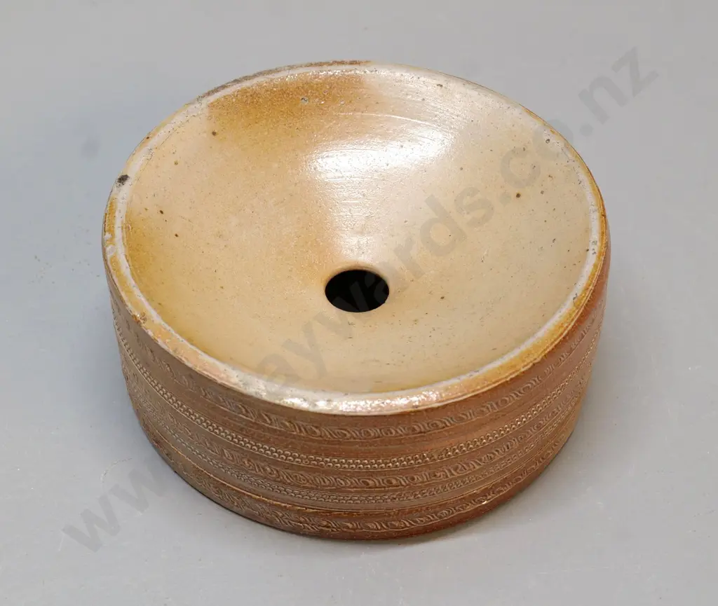 ceramic spittoon, unmarked, condition very good, Dia - 180 Image 1++