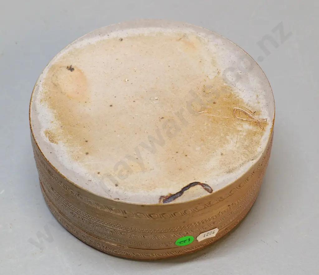 ceramic spittoon, unmarked, condition very good, Dia - 180 Image 1++