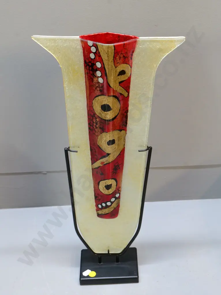 hand-painted art glass wing vase in metal stand H500 W-240 Image 1++