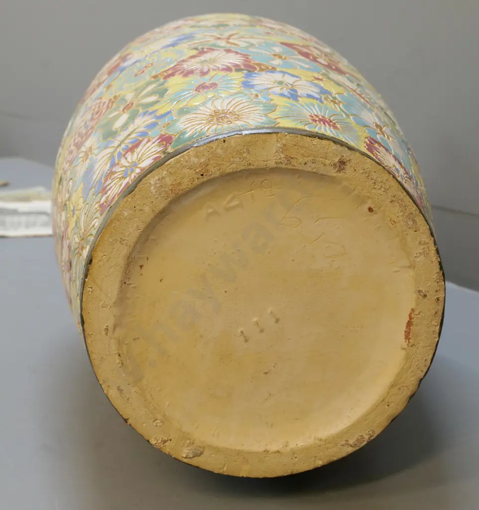 very large asian incised and hand-painted floral pattern vase H-740 D-330 at fattest point - unknown marks Image 1++
