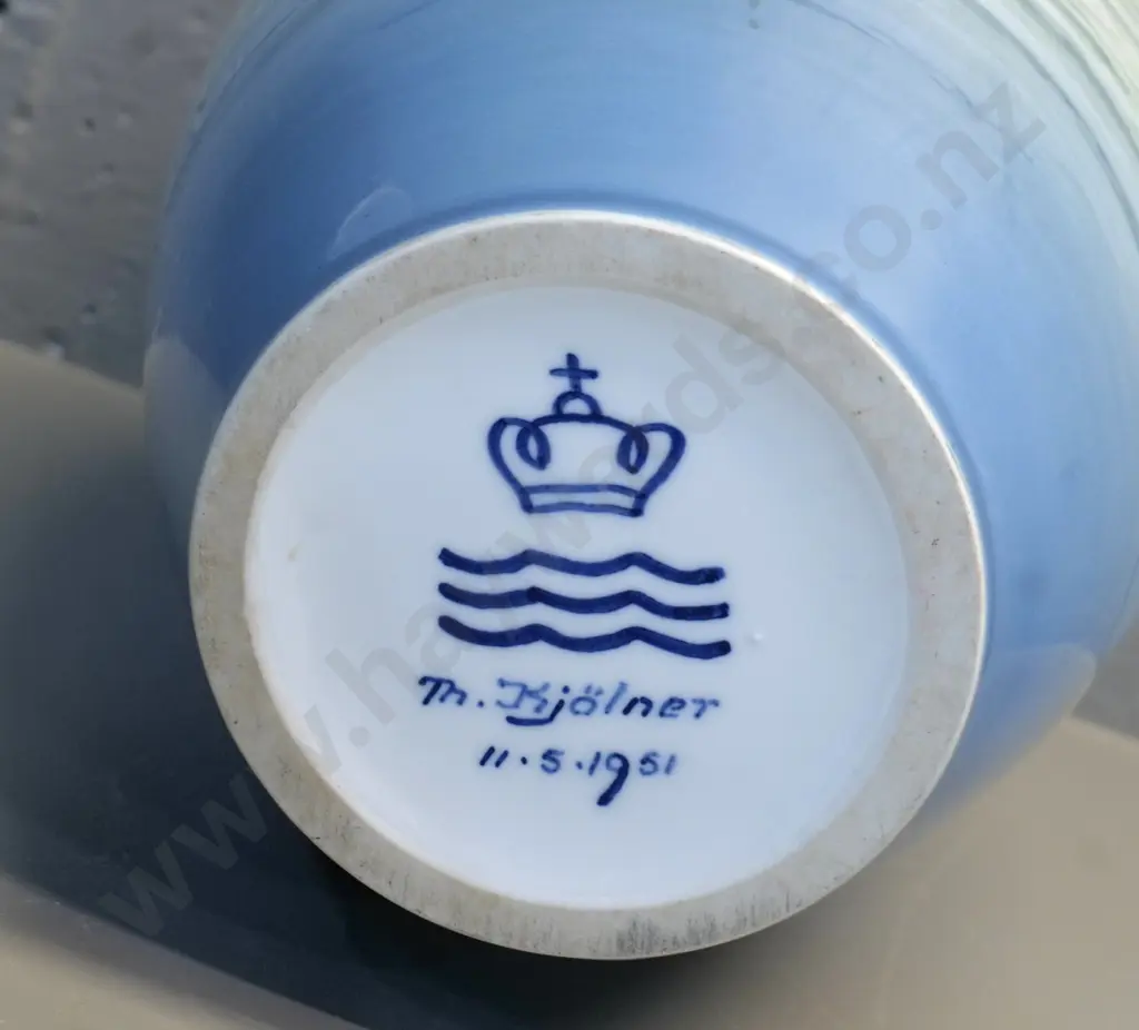 large Copenhagen style vase marked Th. Kjolner, 11/05/1951. H-330 Diameter 200 Image 1++