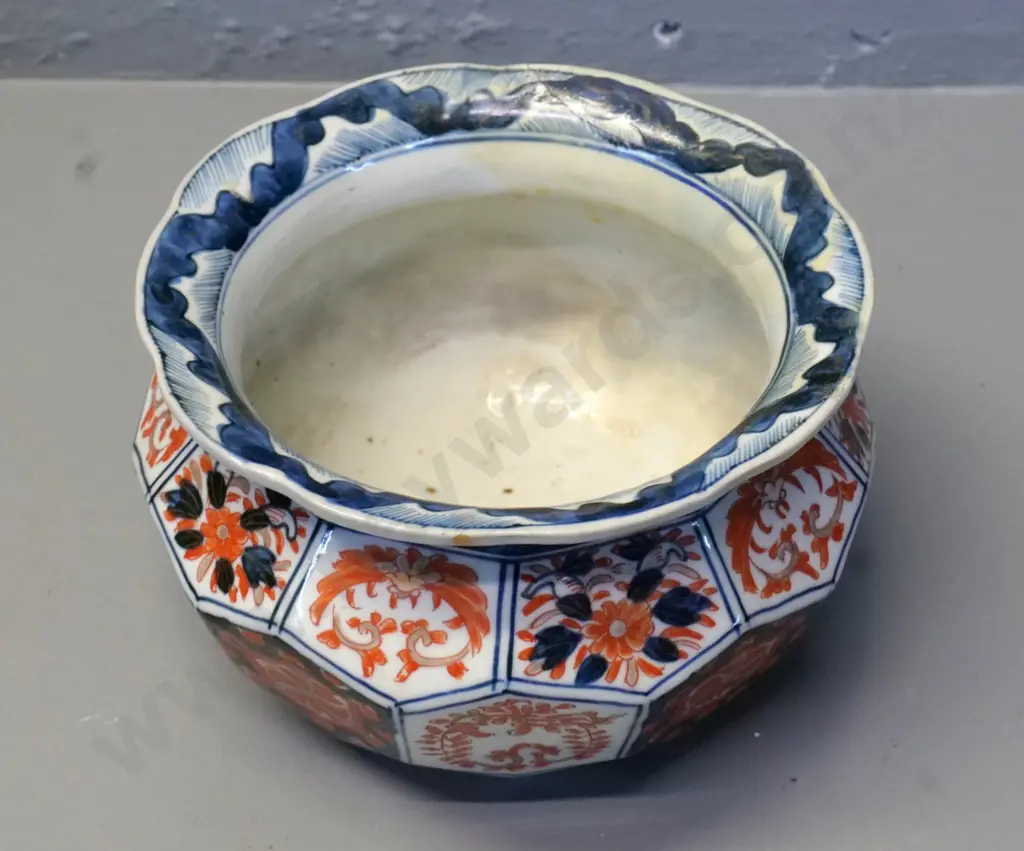 vintage Japanese Imari porcelain: bowl with faceted sides H-110 D-190 Image 1++