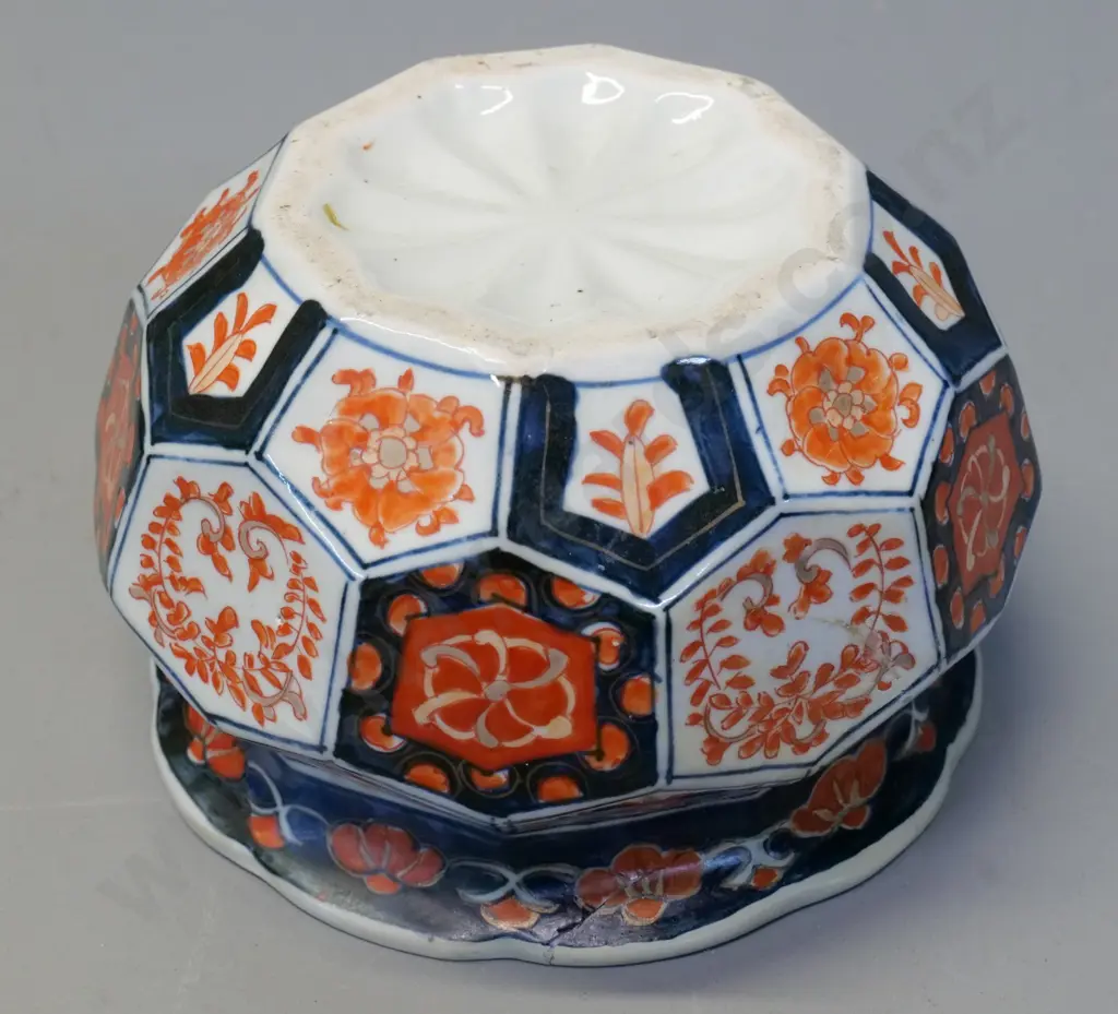 vintage Japanese Imari porcelain: bowl with faceted sides H-110 D-190 Image 1++