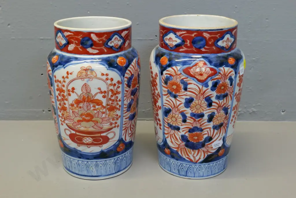 vintage Japanese Imari porcelain: pair of large vases H-220 D-130 Image 1++