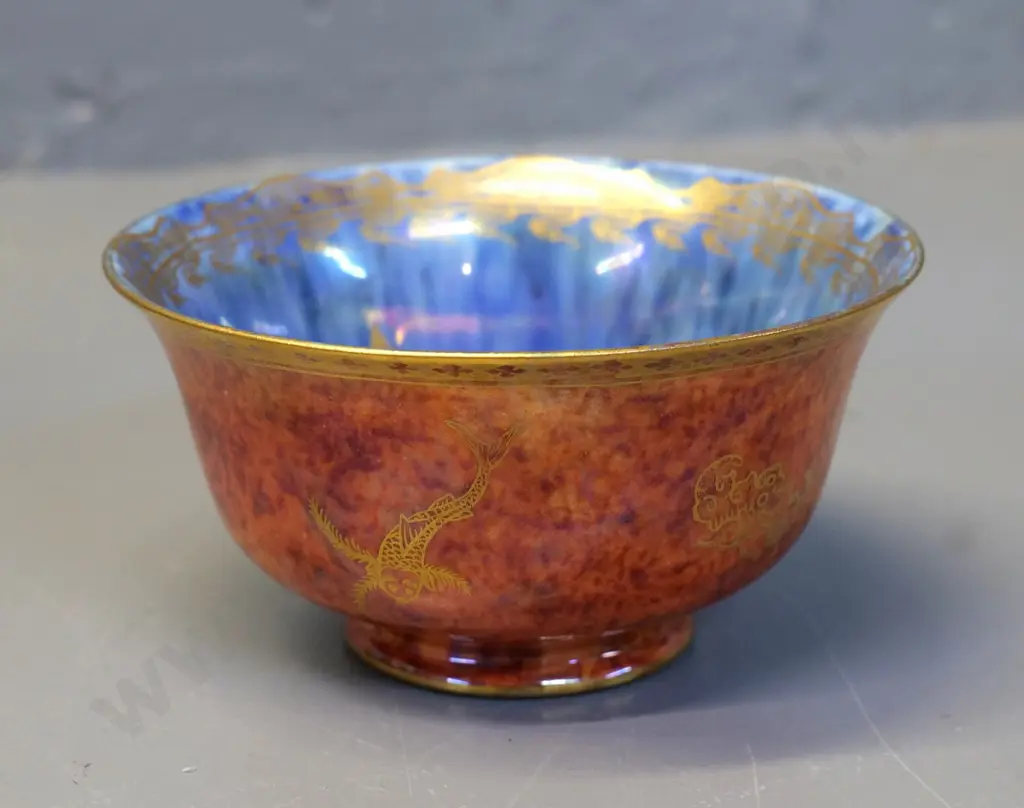 small Wedgwood lustre butterfly bowl - diameter 100 Image 1++