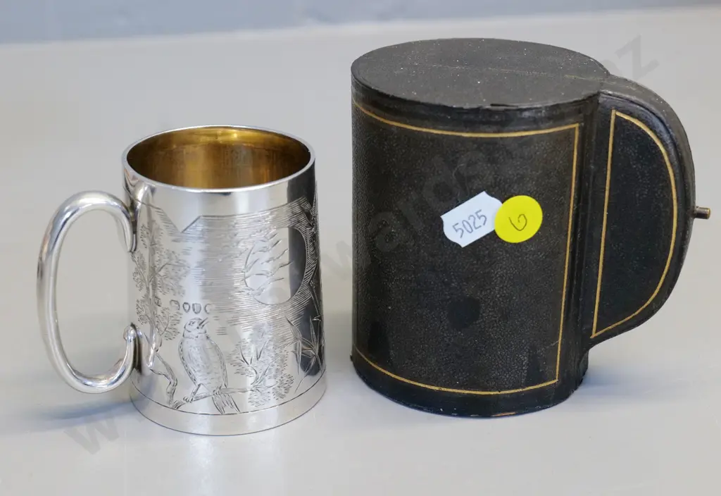 antique sterling silver christening mug in fitted case - mug is engraved Leslie, H-80 Image 1++