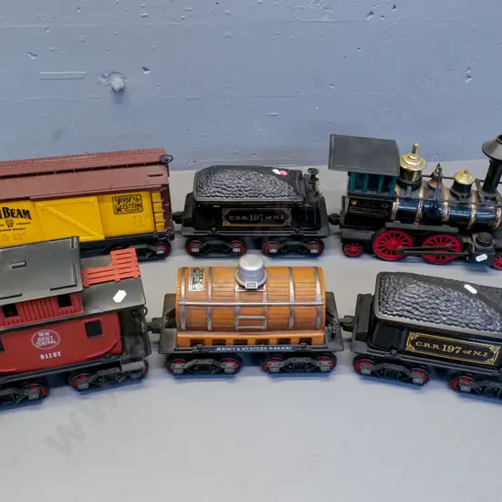 Jim Beam decanter train - 5 piece plus an extra tender, all are empty