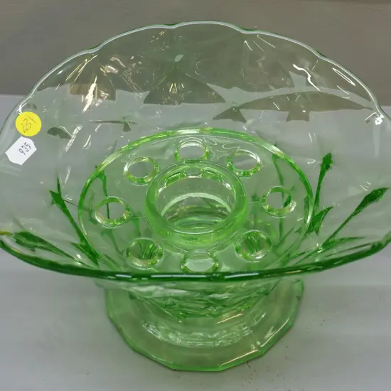 oval green uranium glass rose bowl & frog H-140 L-230 W-170