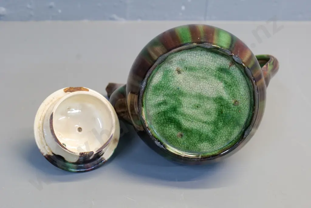 (New Zealand?) pottery majolica teapot with figural lid - chips to spout & lid H-210 Image 1++