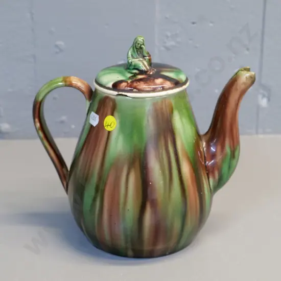 (New Zealand?) pottery majolica teapot with figural lid - chips to spout & lid H-210