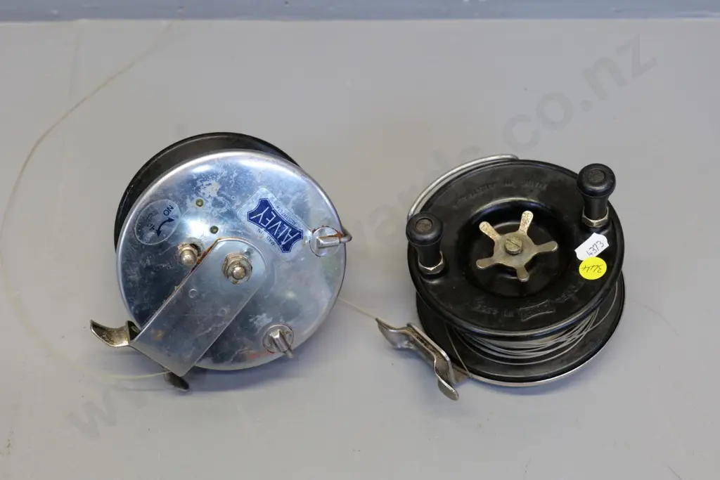 2 Alvey metal and bakelite model 456A fishing reels - D-120 Image 1++