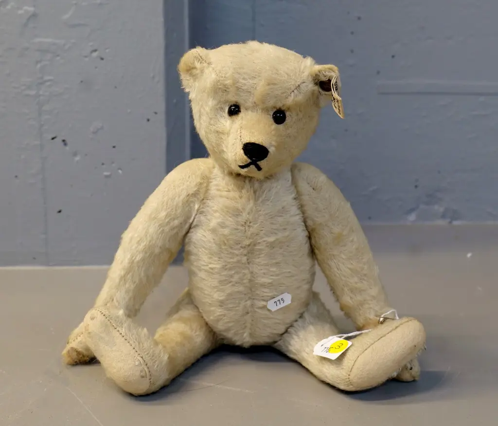 small Steiff Teddy bear - some wear, needs a clean L310 Image 1++