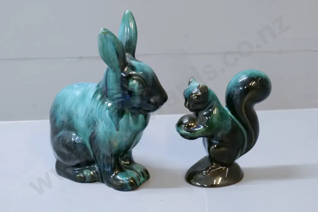 2 Blue Mountain Pottery figures - rabbit H210 and squirrel Image 1++