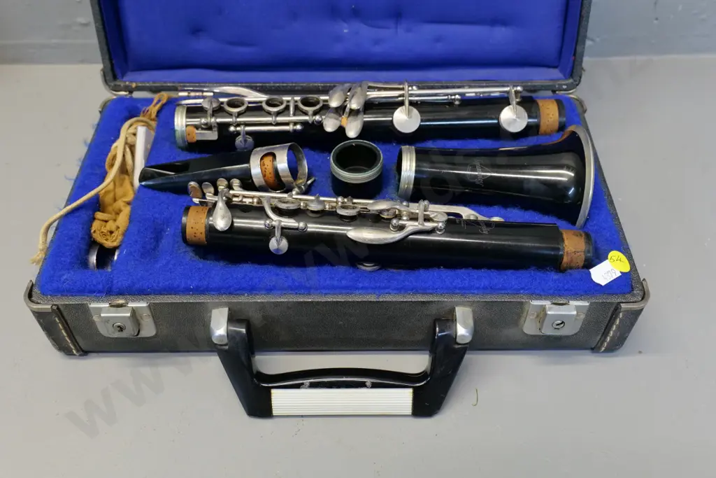 cased Leblanc Normandy clarinet Image 1++
