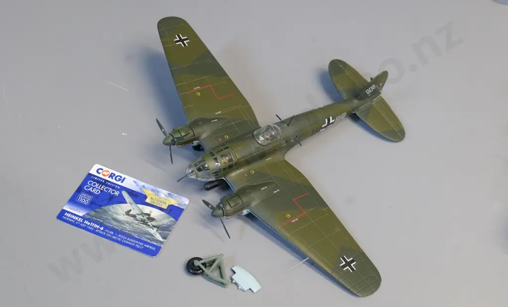 Corgi Aviation Archive die-cast 1:72 scale Heinkel HE111 bomber w/limited edition card - one landing gear needs repair Image 1++