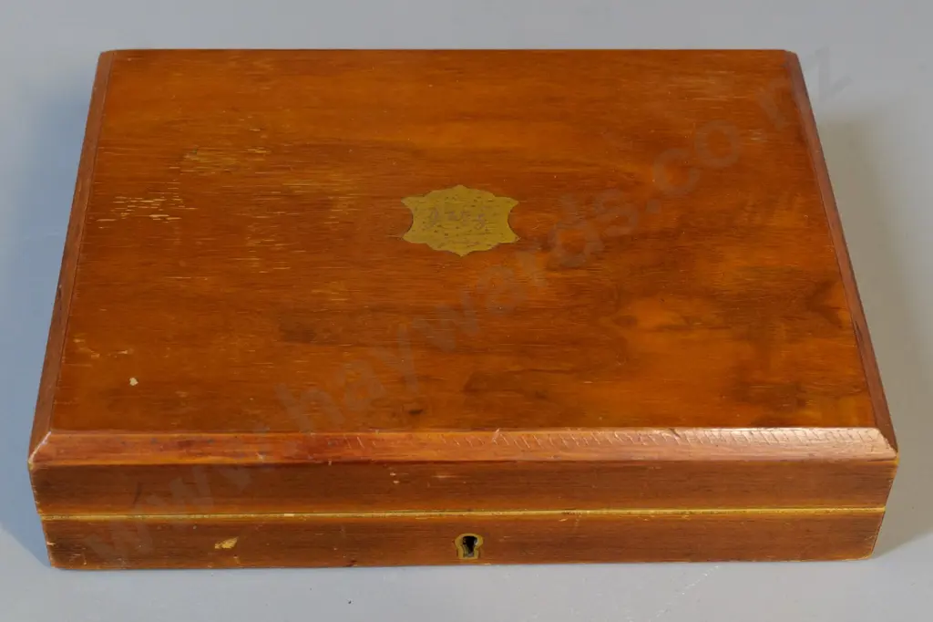 wood-cased set of EPNS & Mother of pearl fish forks and knives Image 1++