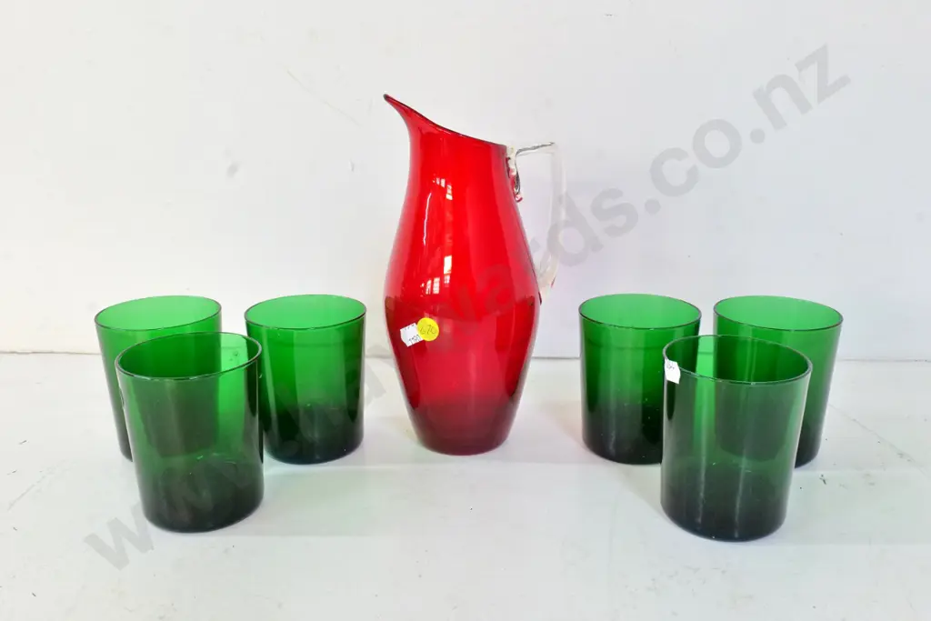 red glass jug H-220 and 6 green tumblers Image 1++