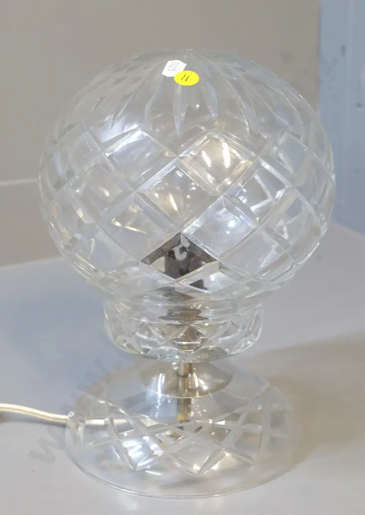 cut crystal table lamp H-270 D-200 Image 1++