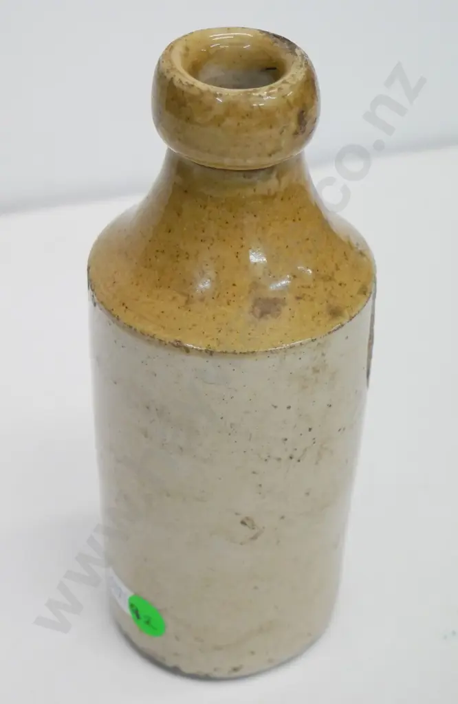 Dumpy ginger beer bottle, Phibbs Bros Albury Cordial Manufacturers, condition poor, chip to top Image 1++
