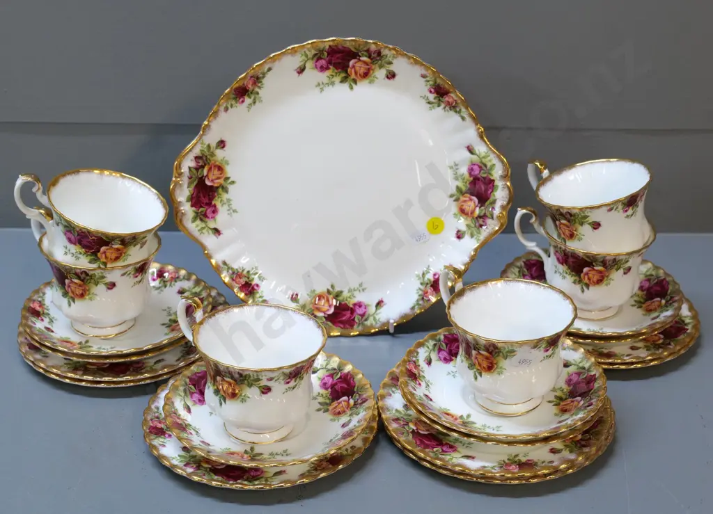 Royal Albert Old Country Roses - 6 trios and a cake plate Image 1++