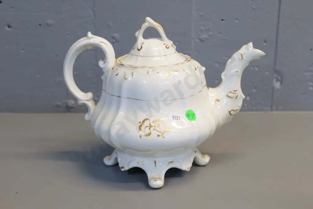 Staffordshire porcelain teapot - hairline crack to one foot H-190 Image 1++