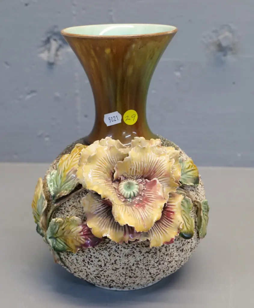 (Milton potteries?) majolica vase with ceramic hail & applique poppies - some damage to flowers H-240 Image 1++