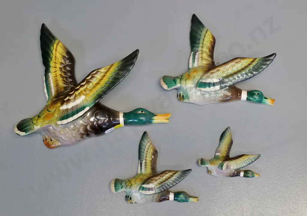 4 wall ducks, may not be from same set, no maker's marks - 2nd largest w/obvious repair to wing. Large is L-230 Image 1++