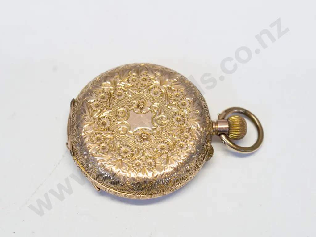 small gold pocket watch stamped 9C  B&C Image 1++