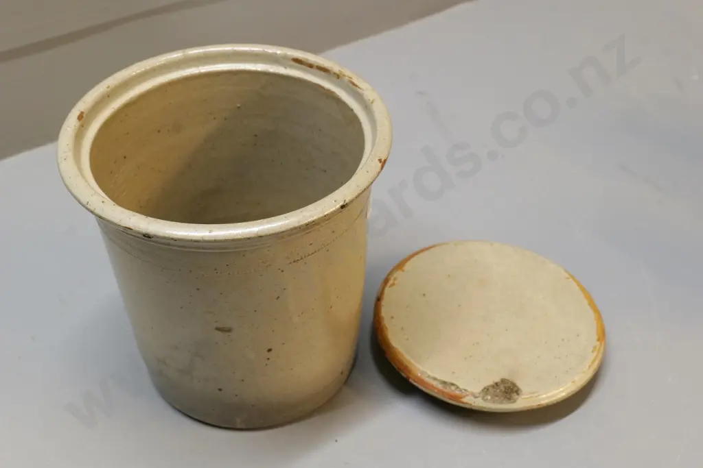 small storage crock, Milton Pottery, complete with lid, condition good, hairline crack, H - 200 Image 1++
